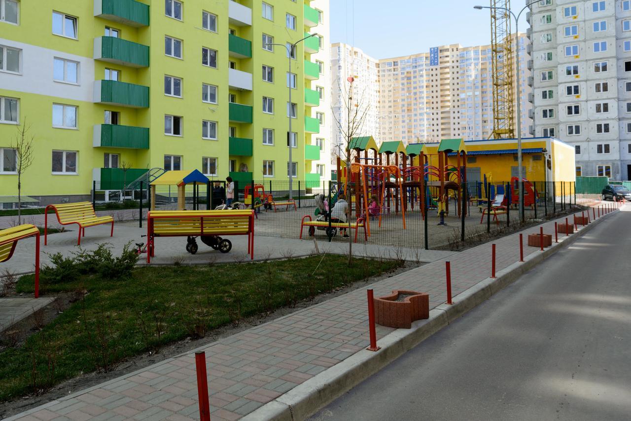 Комфортні Мині-Апартаменти Студіо На Юлії Здановської เคียฟ ภายนอก รูปภาพ